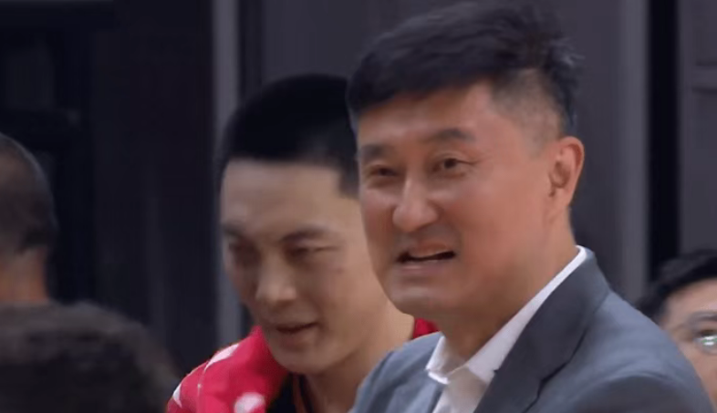 新葡萄8883登录-广东狂输40分创5悲催纪录：外线崩盘杜锋无奈苦笑 3主力仍养伤